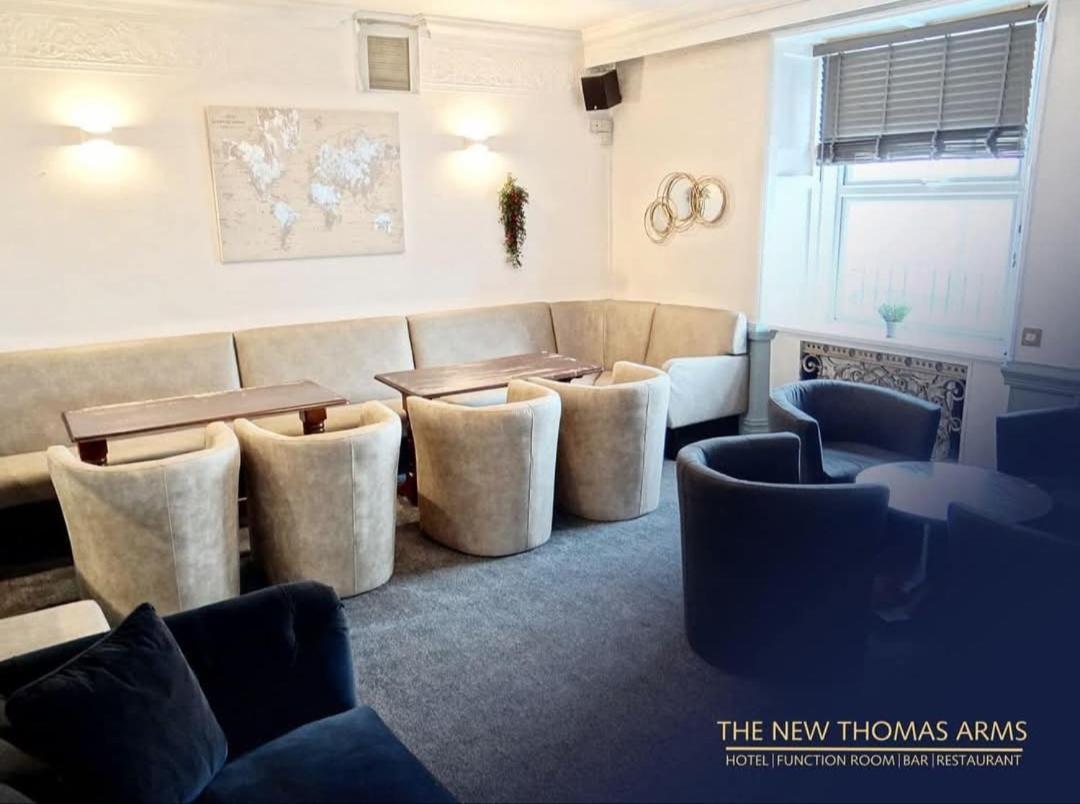 Thomas Arms 3* Llanelli